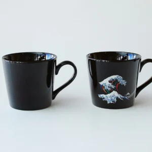 thermochromic black mug ”hokusai” (color changes with warm)