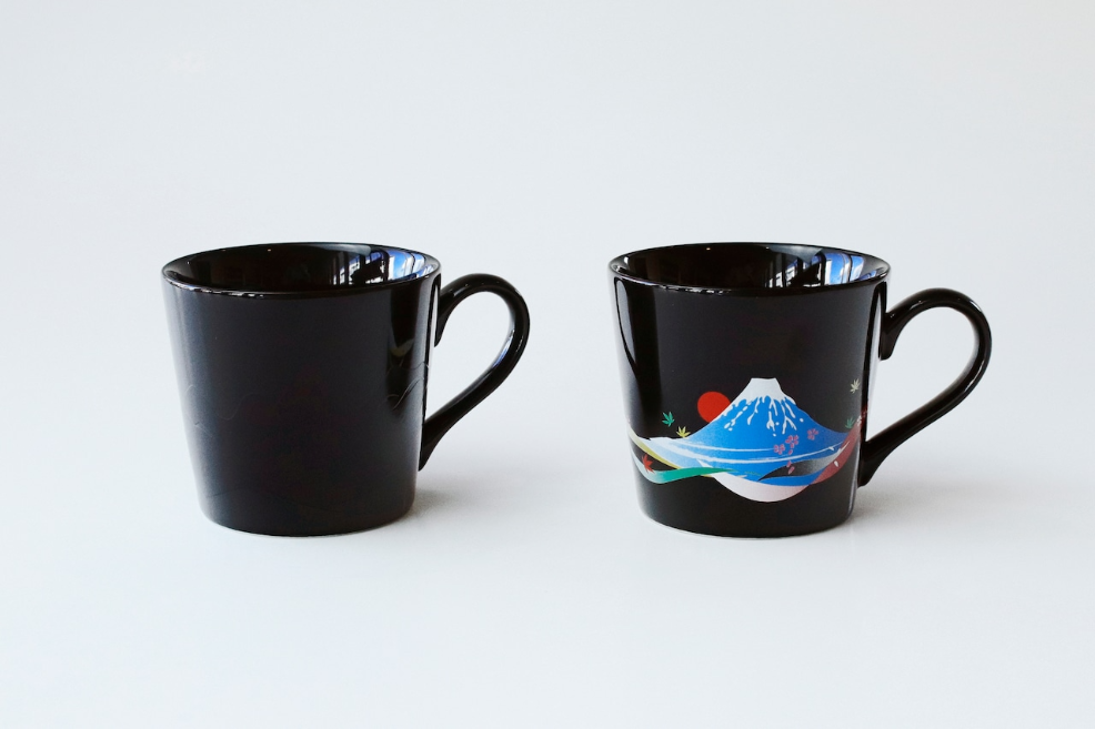thermochromic black mug ”mt.fuji” (color changes with warm) thermochromic black mug ”mt.fuji” (color changes with warm)