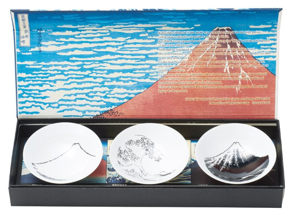 thermochromic sake cup “hokusai” 3pc set (color changes with cool) thermochromic sake cup “hokusai” 3pc set (color changes with cool)