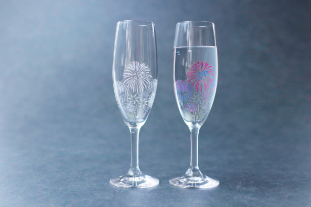 thermochromic champagne glass “fireworks” pair set (color changes with cool) thermochromic champagne glass “fireworks” pair set (color changes with cool)